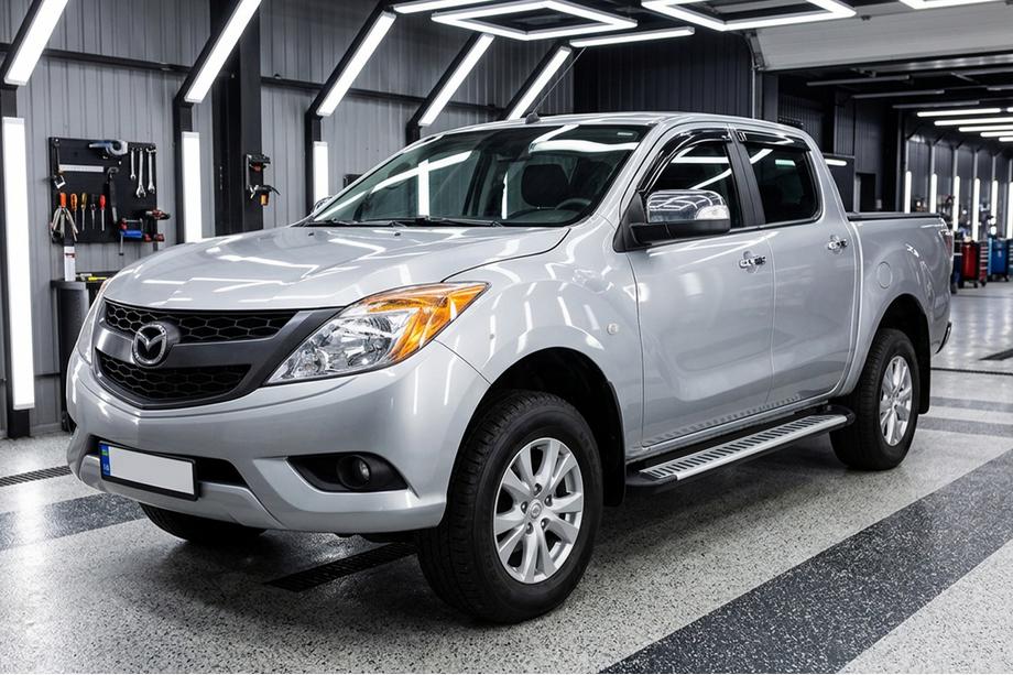 Mazda BT-50 2012- Pedane Laterali Line (2 pz, Alluminio) Image