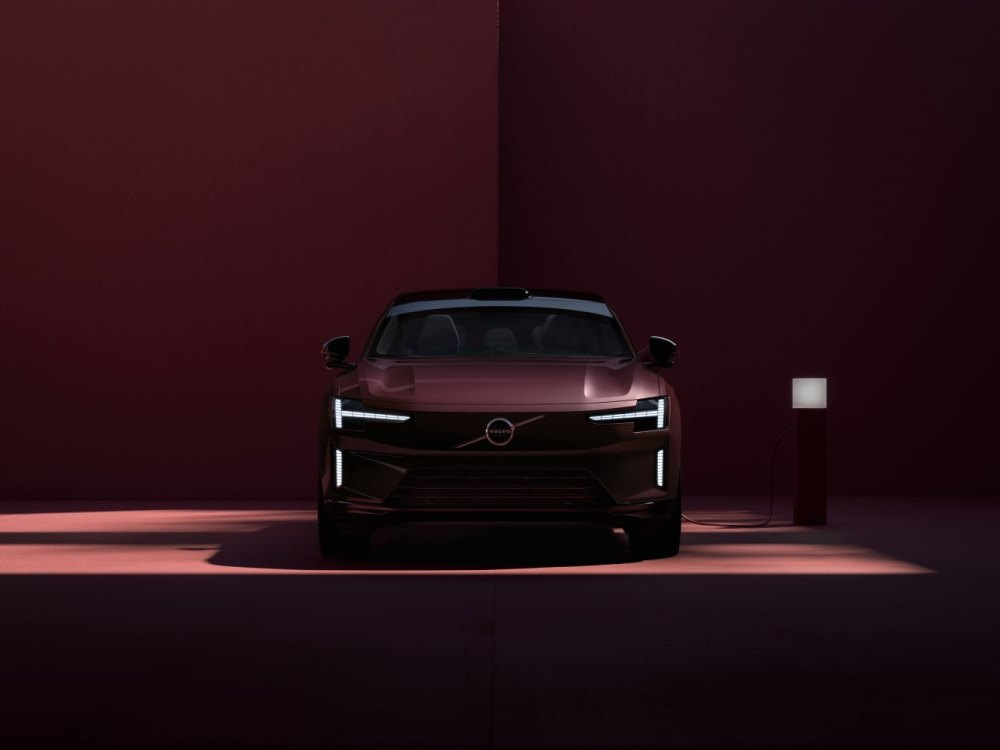 Volvo ES90 (V551) 2025: Panoramica della liftback elettrica