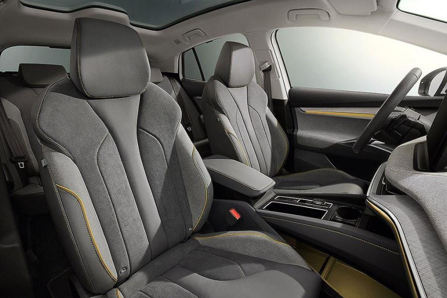 Pelle naturale o materiali eco: quale scegliere per gli interni dell’auto?
