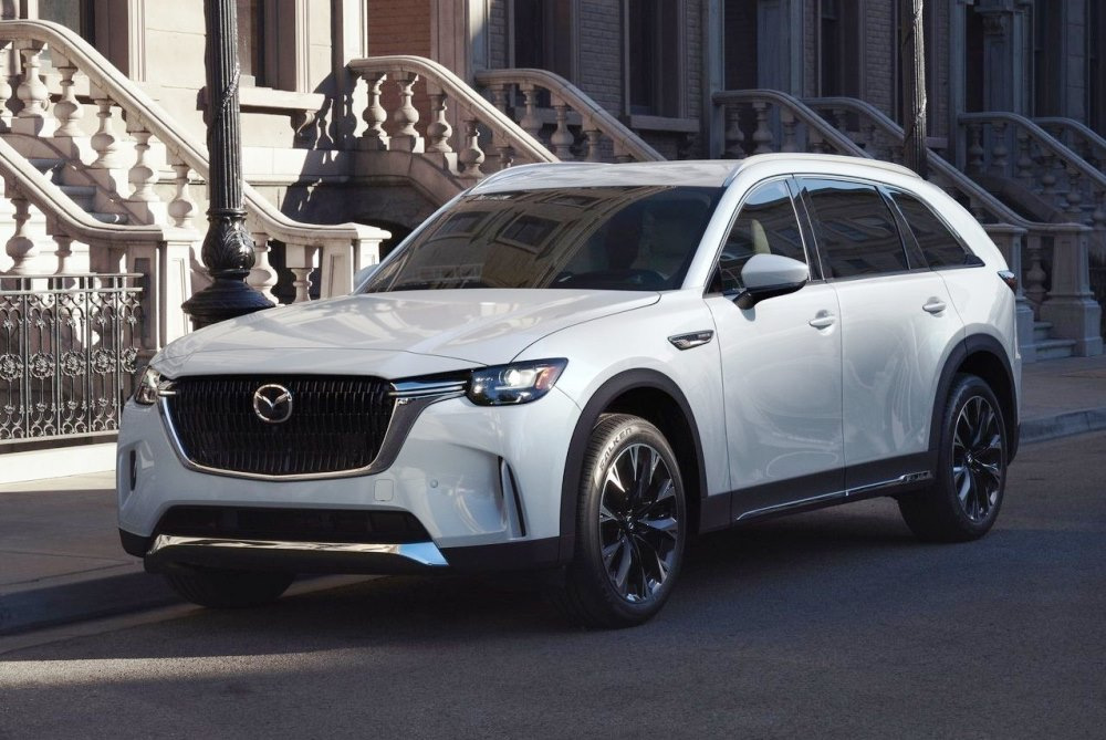 Recensione Mazda CX-90: il SUV di punta a tre file