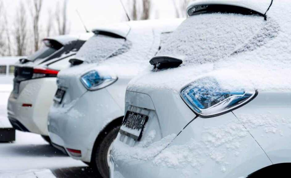 Perché l’inverno è rischioso per le auto elettriche: 6 problemi principali e come ridurli