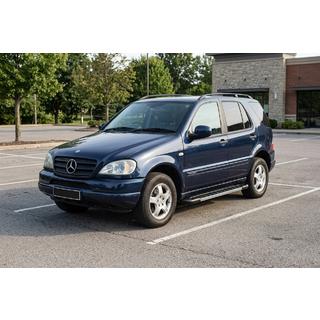 Pedane Laterali RedLine V1 (2 pz, Alluminio) Mercedes ML W163 1997-2005 foto 1