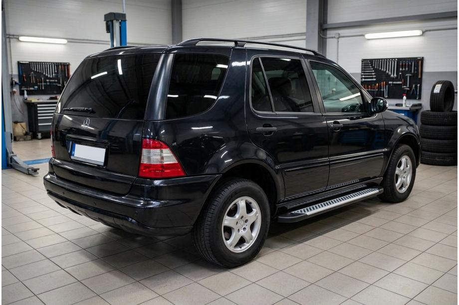 Mercedes ML W163 1997-2005 Pedane Laterali Line (2 pz, Alluminio) Foto 1