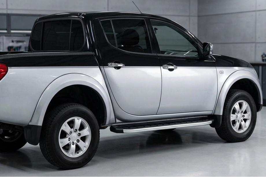 Mitsubishi L200 2006-2015 Pedane Laterali Fullmond (2 pz, Alluminio) Image