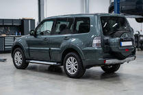Mitsubishi Pajero Wagon IV 2006-2021 Pedane laterali tipo X5 (2 pz, alluminio) foto 1