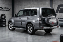 Mitsubishi Pajero Wagon IV 2006-2021 Pedane Laterali Maydos V1 (2 pz, Alluminio e Acciaio Inox) foto 1