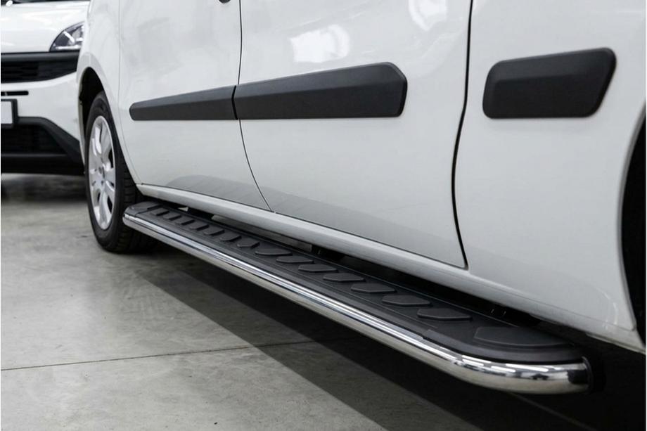 Opel Combo 2012-2018 Pedane Laterali Maydos V1 (2 pz, Alluminio e Acciaio Inox) Image
