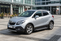 Opel Mokka 2012-2021 Pedane Laterali RedLine V1 (2 pz, Alluminio) foto 1