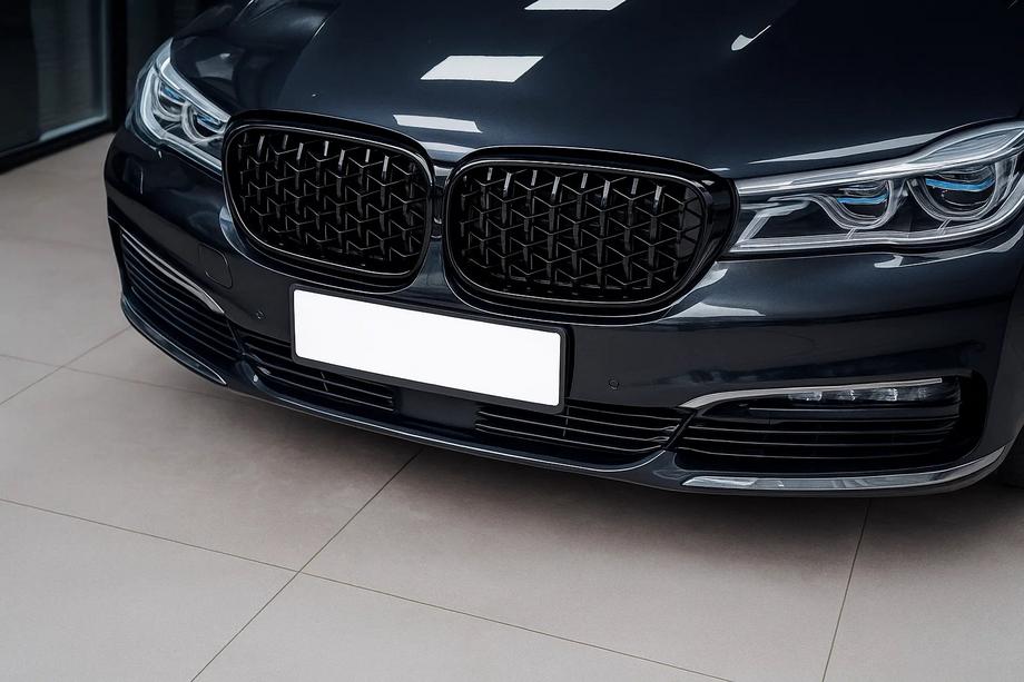 BMW 7 Series G11/G12 2015-2022 Calandre Diamond Black (2016-2019, Nero Lucido) Image