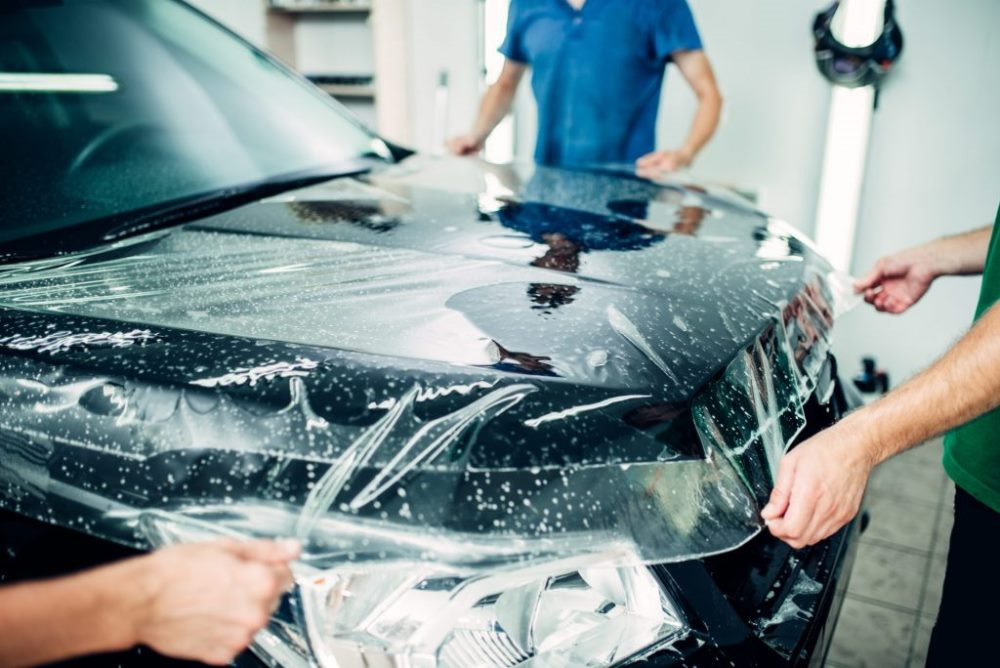 Pellicola protettiva per auto: quando vale la pena applicarla?