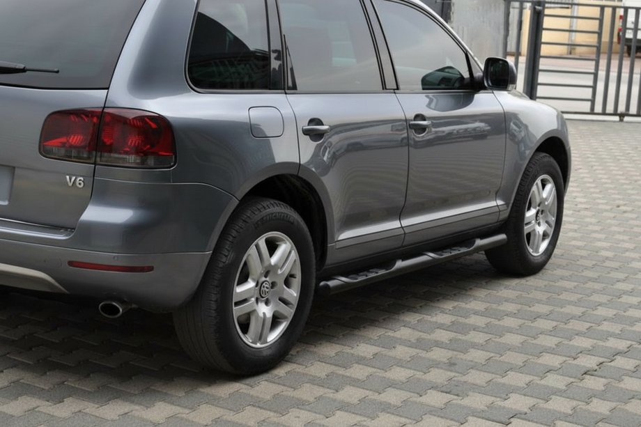 Volkswagen Touareg 2002–2010 Barre Laterali Black (2 pz, acciaio inox) Foto 1