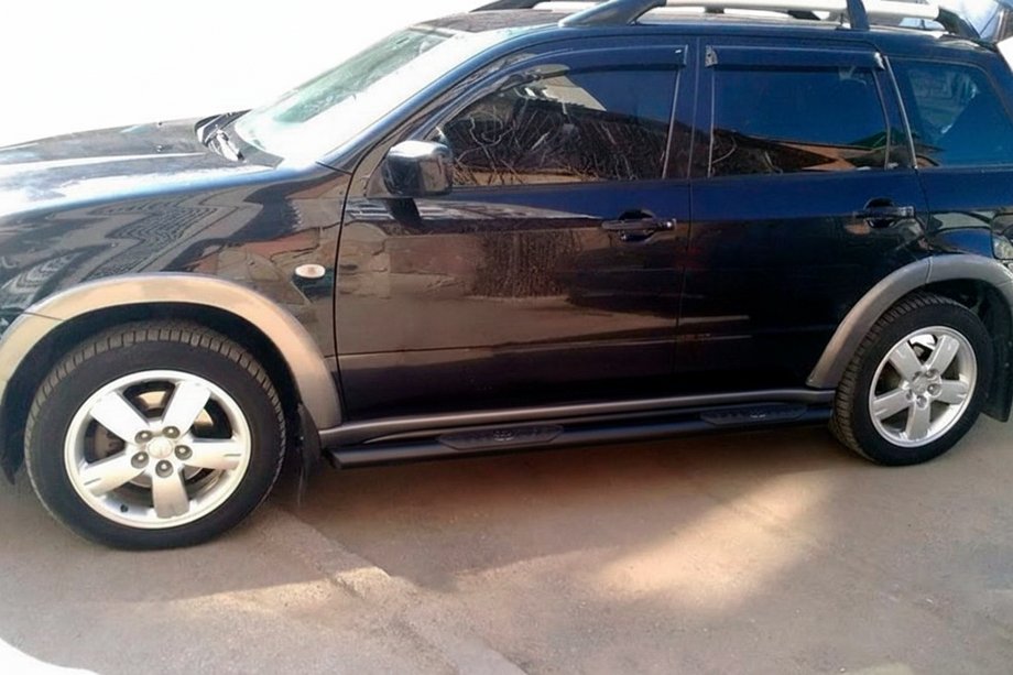 Mitsubishi Outlander 2001-2006 Barre Laterali Black (2 pz, acciaio inox) Foto 5