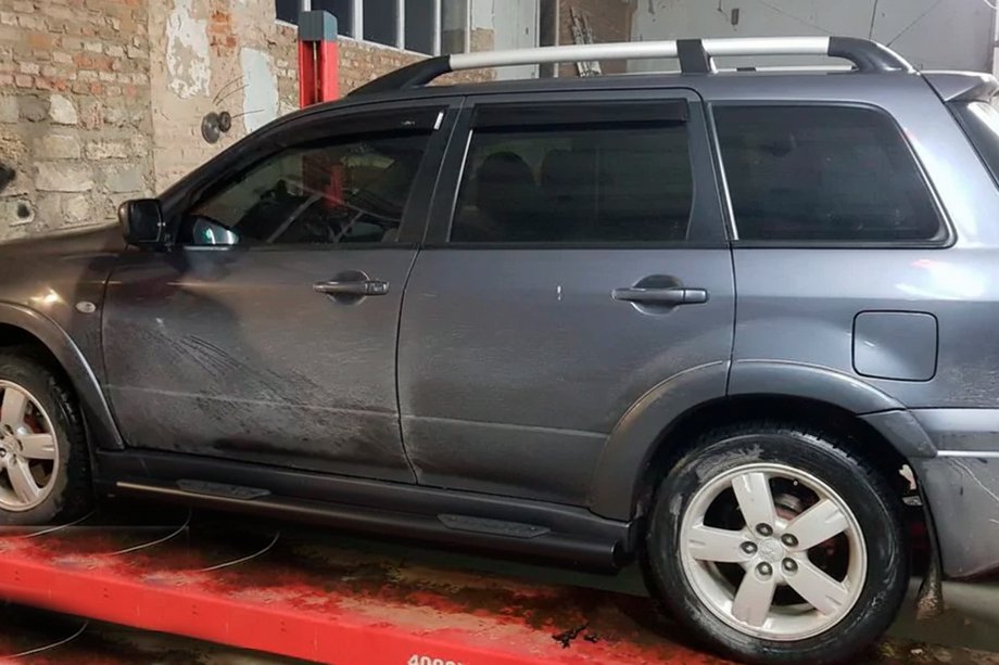 Mitsubishi Outlander 2001-2006 Barre Laterali Black (2 pz, acciaio inox) Image