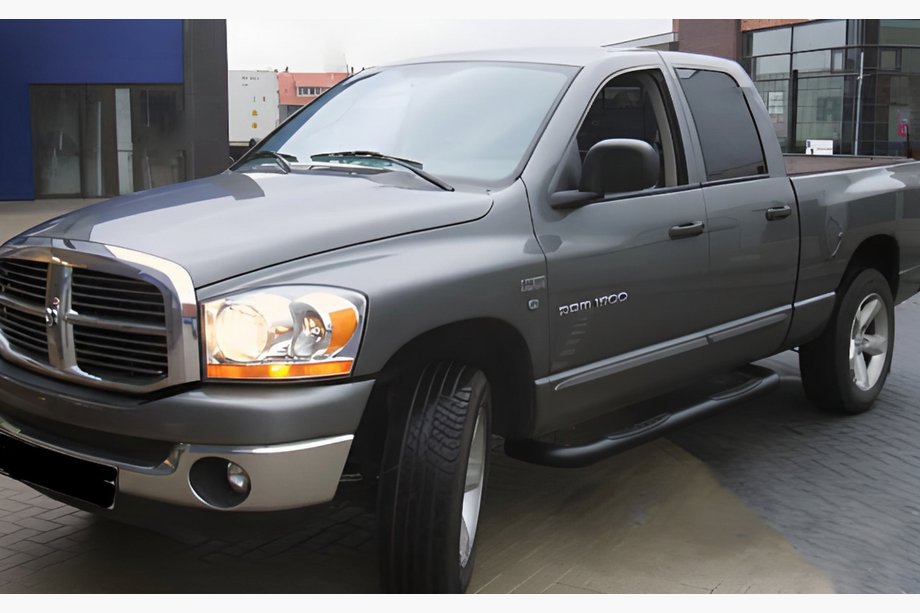 Dodge RAM (DR/DH/D1/DC/DM) 2002–2009 Tubi Laterali Angolari Black (2 pz, Acciaio Inox) Foto 1