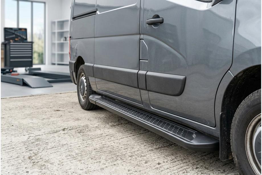 Renault Master 2011-2023 Pedane Laterali Allmond Black (2 pz, Alluminio) Image