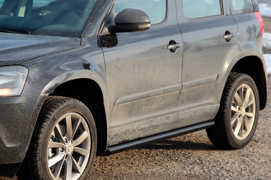 Skoda Yeti 2009-2017 Barre Laterali Black (2 pz, acciaio inox) Image