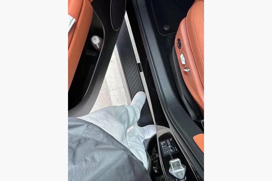 Rolls-Royce Cullinan 2018- Pedane Laterali OEM (2 pz) Foto 6