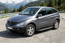 SsangYong Action 2005-2018 Pedane Laterali RedLine V1 (2 pz, Alluminio) foto 1