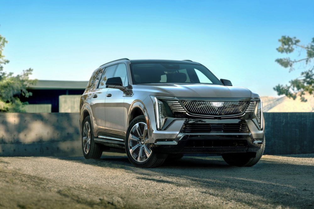 Prova Cadillac Escalade IQL 2026: ammiraglia elettrica da 750 CV