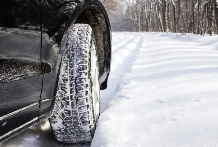 Quali fattori influenzano la durata degli pneumatici invernali?