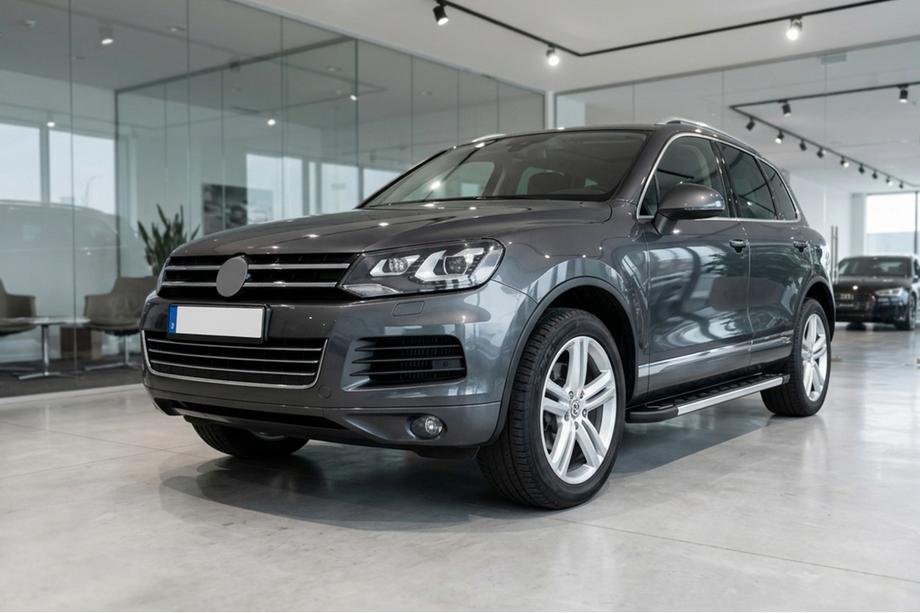 Volkswagen Touareg 2010-2018 Pedane Laterali RedLine V1 (2 pz, Alluminio) Image