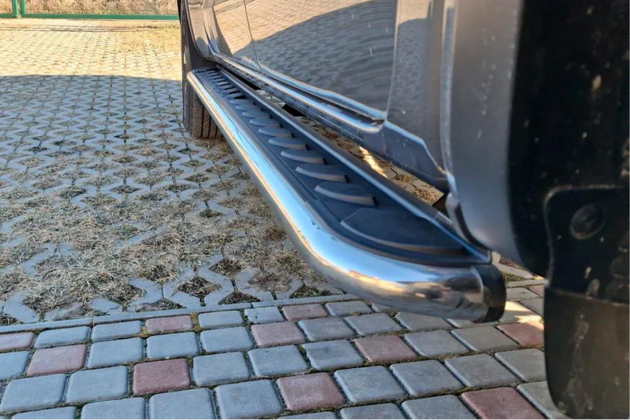 Volkswagen Amarok 2010-2022 Pedane Laterali Maydos V1 (2 pz, Alluminio e Acciaio Inox) Image
