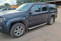 Volkswagen Amarok 2010-2022 Pedane Laterali Tayga Grey (2 pz, Alluminio) foto 3