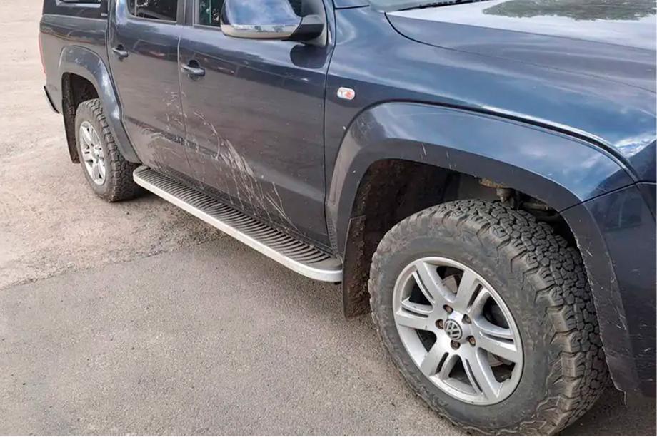 Volkswagen Amarok 2010-2022 Pedane Laterali Tayga Grey (2 pz, Alluminio) Image