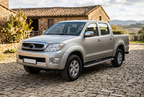 Toyota Hilux 2006-2015 Pedane Laterali Maydos V1 (2 pz, Alluminio e Acciaio Inox) foto 1