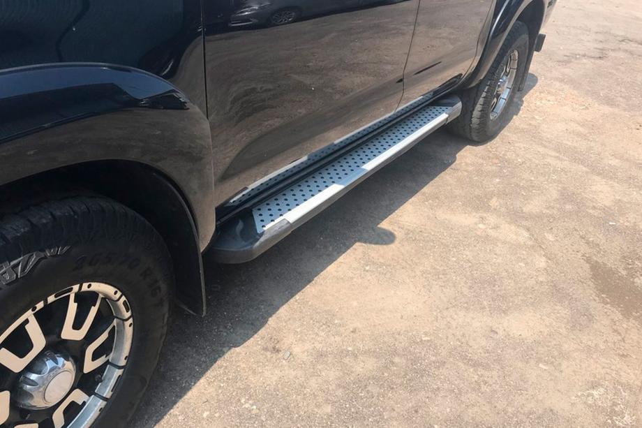 Toyota Hilux 2006-2015 Pedane laterali Allmond Grey (2 pz, alluminio) Image