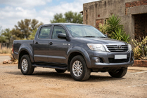 Toyota Hilux 2006-2015 Pedane Laterali Allmond Black (2 pz, Alluminio) foto 1