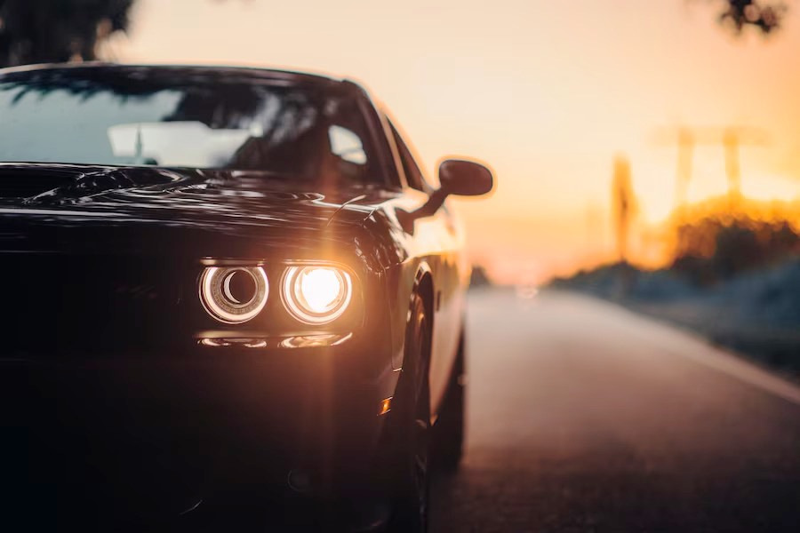 Come mantenere correttamente i fari dell'auto