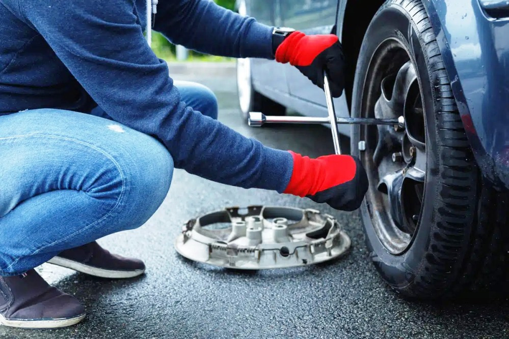 Sostituzione della ruota dell’auto: cosa deve sapere un principiante