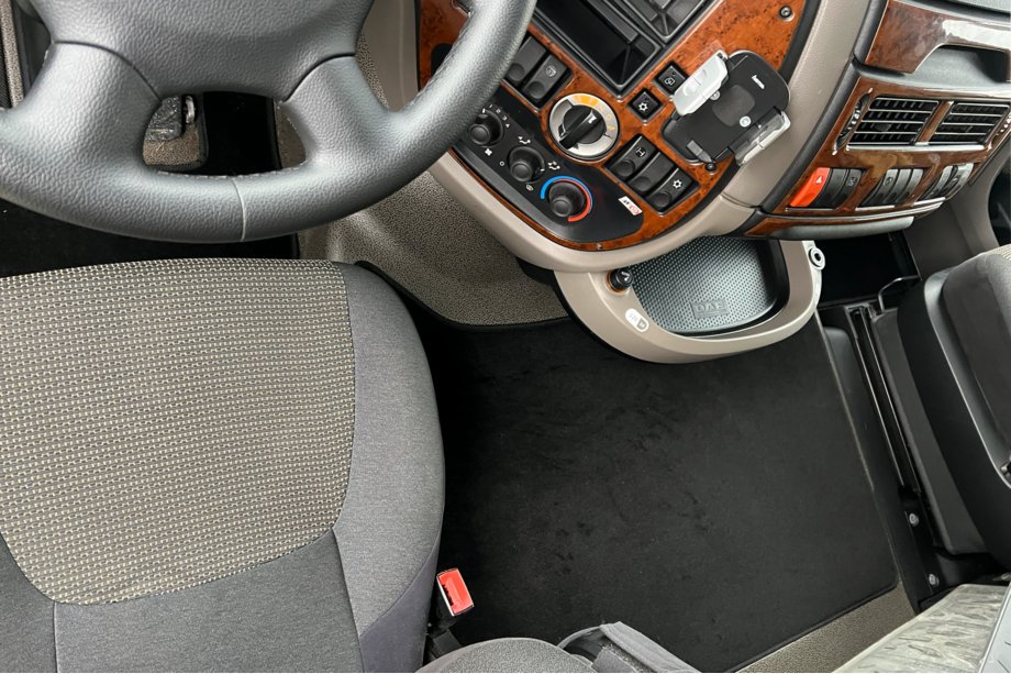DAF XF105 2005-2013 Tappetini in tessuto Deluxe (Nero) Foto 4