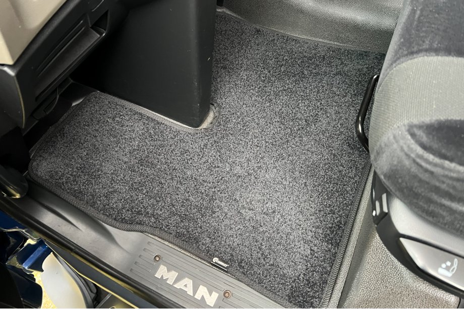 MAN TGX 2020- Tappetini in tessuto Deluxe (Nero) Image
