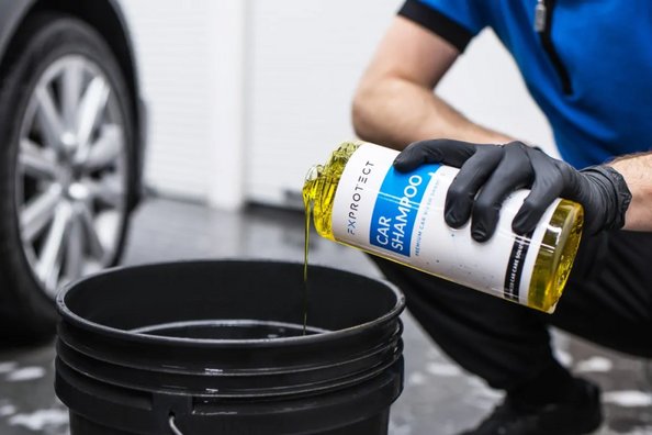 Come non danneggiare la vernice dell’auto con prodotti chimici