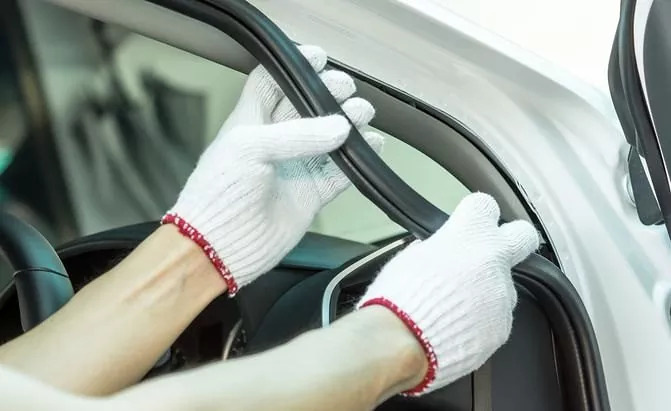 Come capire quando è il momento di sostituire le guarnizioni delle porte dell’auto