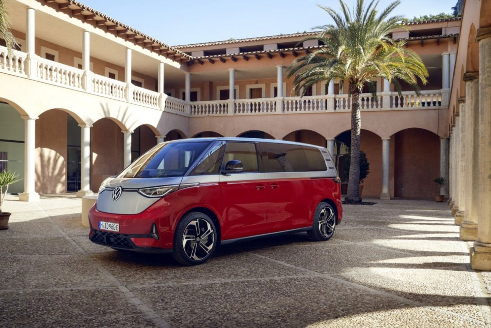 Test Volkswagen ID. Buzz GTX (Long, 91 kWh): Il minivan elettrico più potente