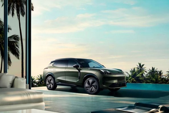 Lynk & Co 08: recensione del SUV ibrido plug-in premium Foto 2