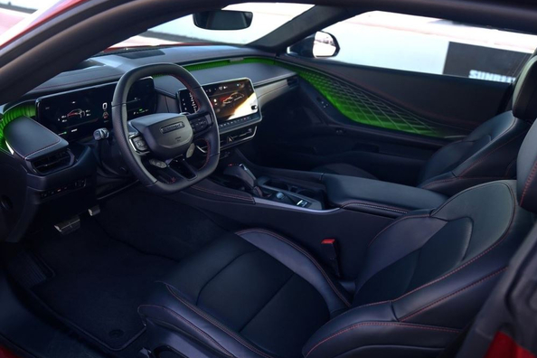 Dodge Charger VIII a quattro porte: recensione della moderna muscle car Foto 5