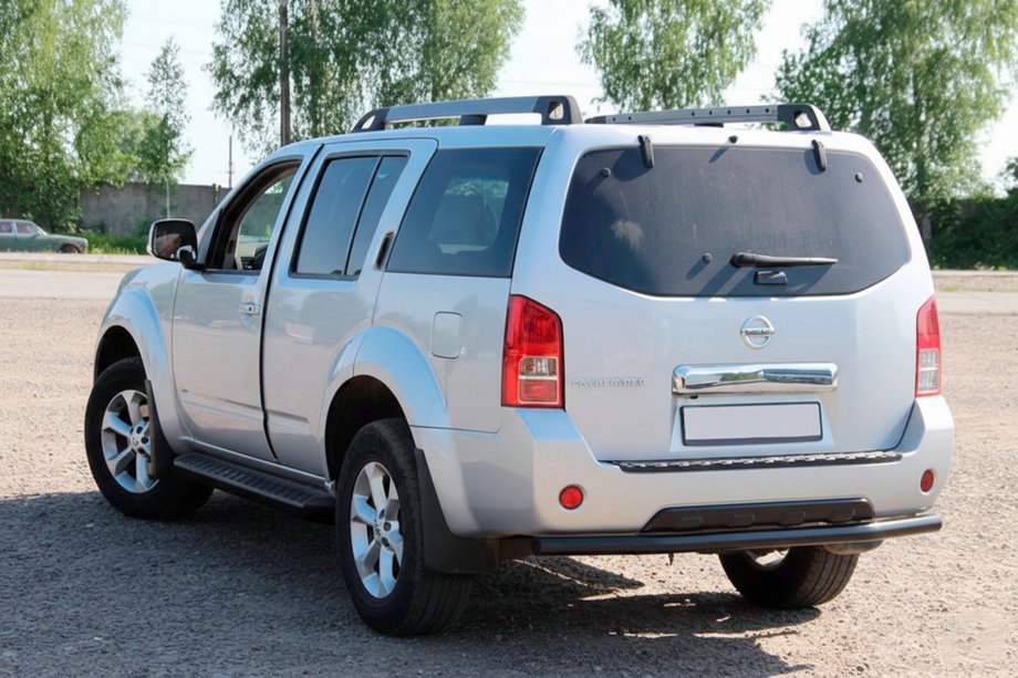 Nissan Pathfinder R51 2005-2014 Barra Posteriore AK002 Nera (Acciaio Inox) Foto 3