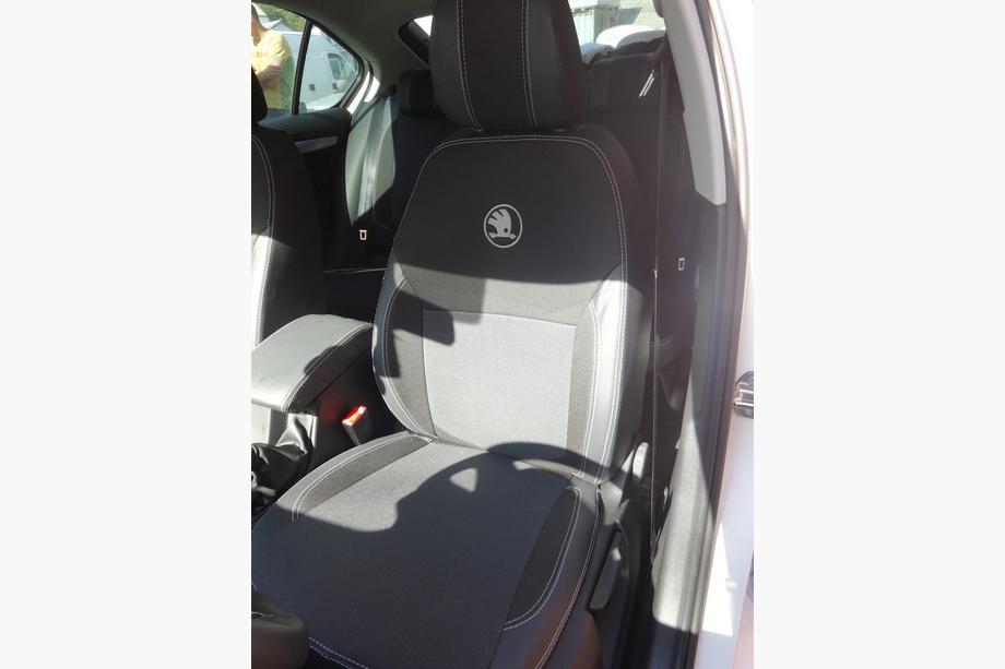 Skoda Octavia III A7 2013-2019 Coprisedi Auto (Similpelle↗Tessuto, Premium) Foto 18