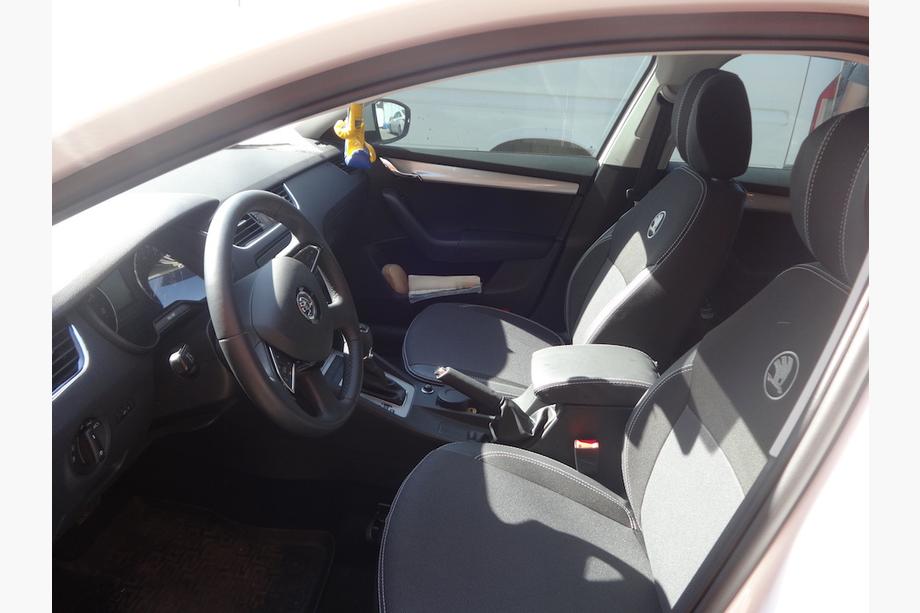 Skoda Octavia III A7 2013-2019 Coprisedi Auto (Similpelle↗Tessuto, Premium) Foto 24