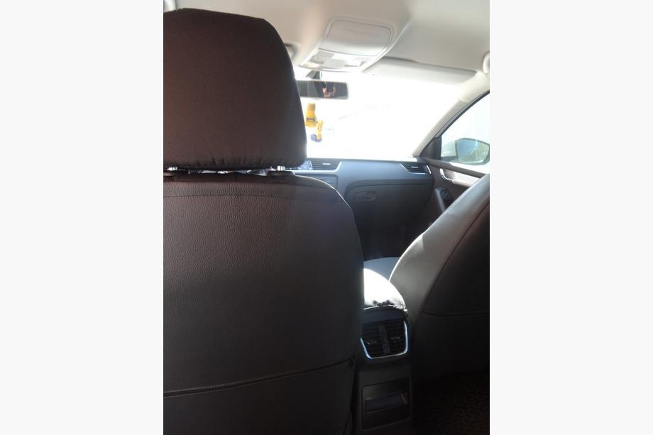 Skoda Octavia III A7 2013-2019 Coprisedi Auto (Similpelle↗Tessuto, Premium) Foto 32