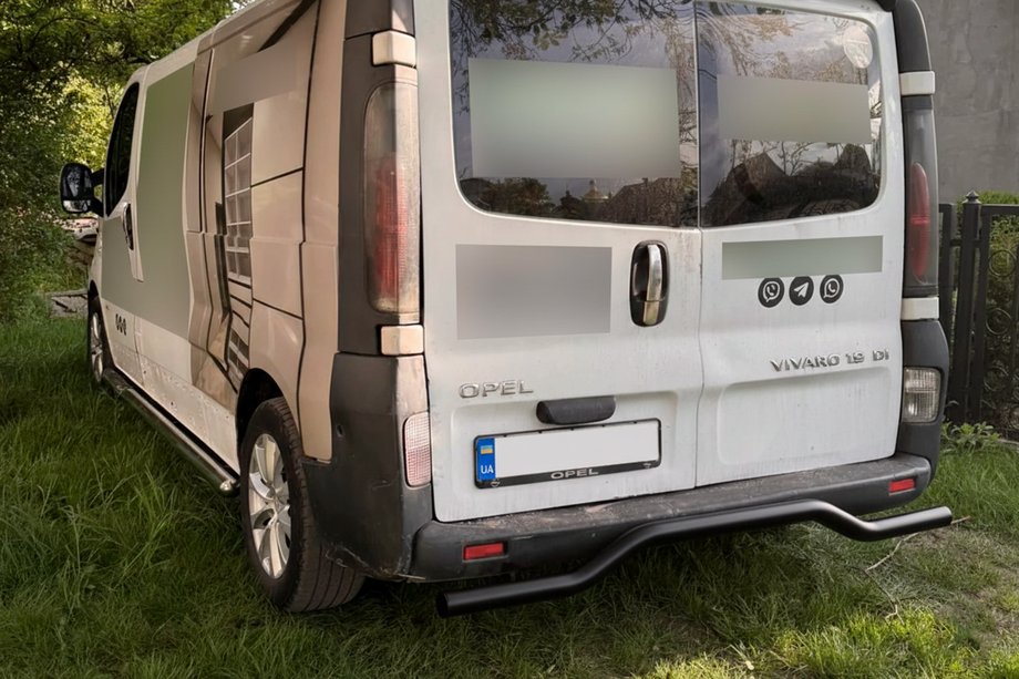 Opel Vivaro 2001–2015 Protezione Posteriore AK006 Nero (Acciaio Inox) Foto 3