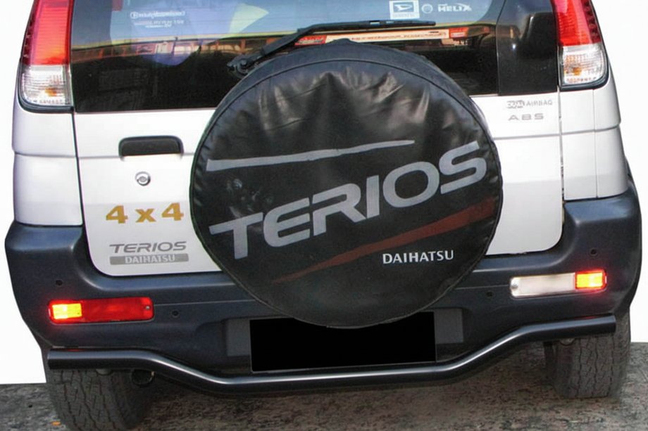 Daihatsu Terios 2003-2005 Barra Posteriore AK007 Nera (Acciaio Inox) Image