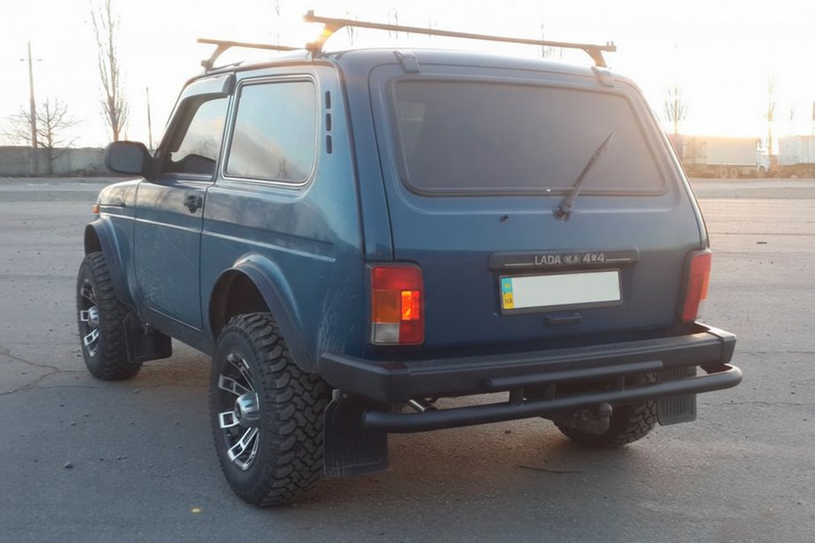 Lada Niva e Urban 1977- Barra Posteriore AK002 Double Black Foto 1
