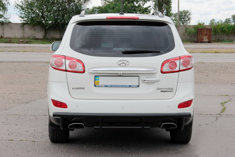 Hyundai Santa Fe 2 2006-2012 Barra Posteriore AK002-2 Nera (Acciaio Inox) Foto 1