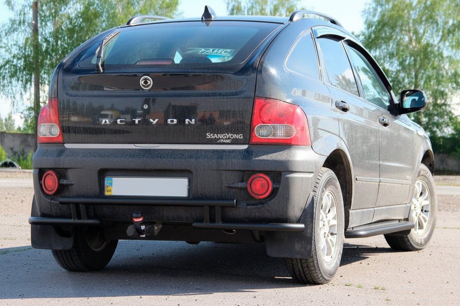 SsangYong Action 2005-2018 Protezione Posteriore AK005-2 Nero (Acciaio Inox) Foto 2