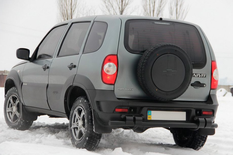 Chevrolet Niva 1998-2020 Barra Posteriore AK015 Nera (Acciaio Inox) Foto 3